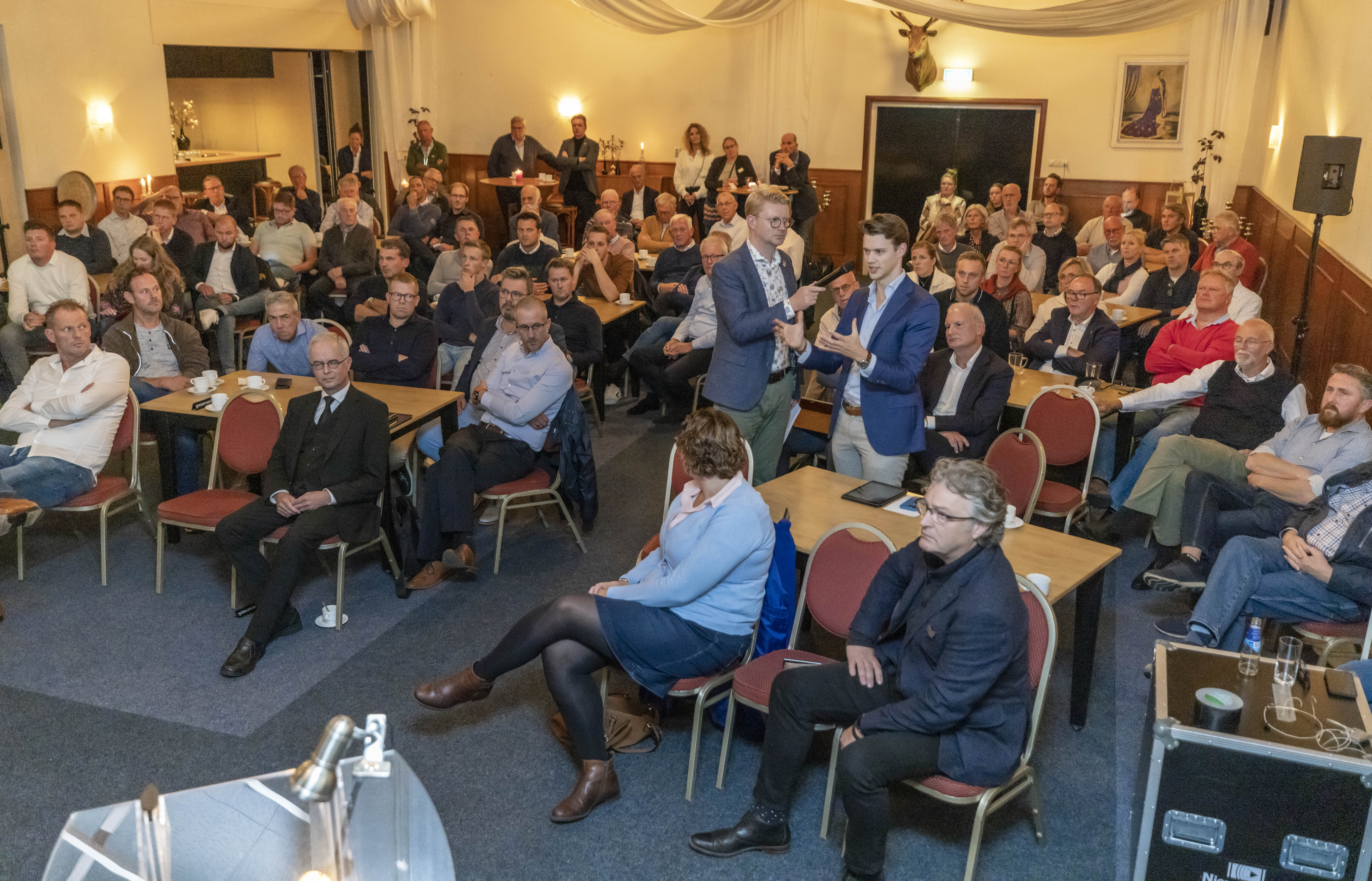 Ontmoet raadsleden én elkaar tijdens het bezoek van de gemeenteraad aan Uddel